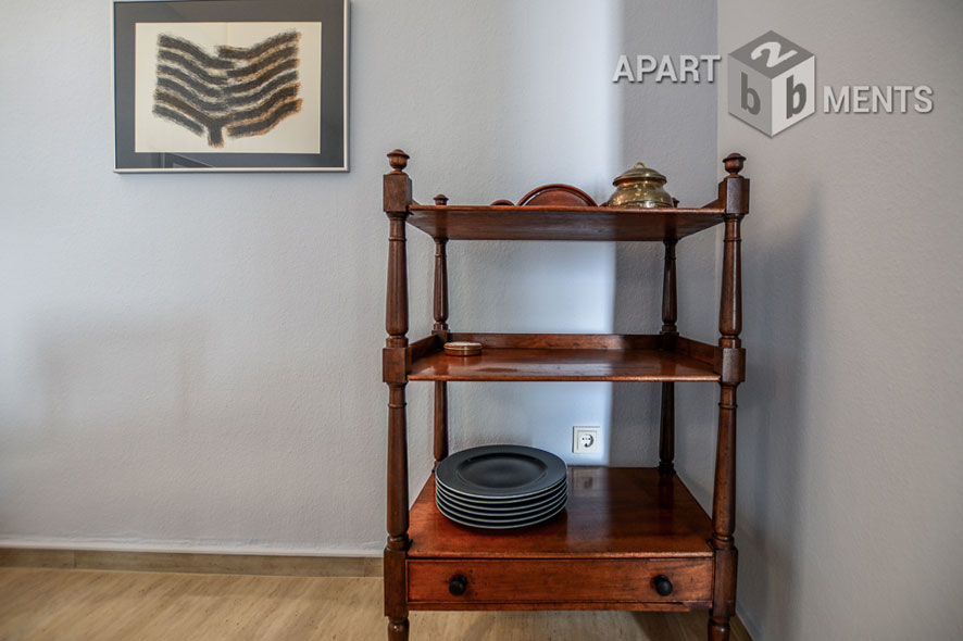 Klassisch möblierte 3-Zimmer-Wohnung mit Balkon in Köln-Sülz