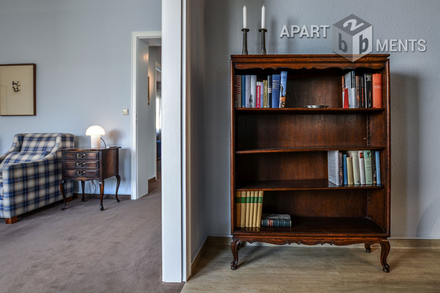 Klassisch möblierte 3-Zimmer-Wohnung mit Balkon in Köln-Sülz