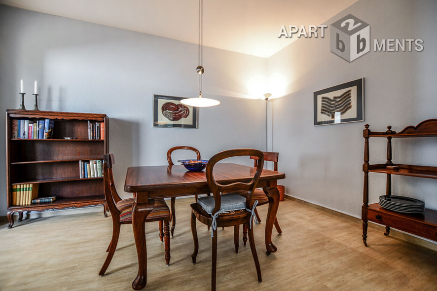 Klassisch möblierte 3-Zimmer-Wohnung mit Balkon in Köln-Sülz