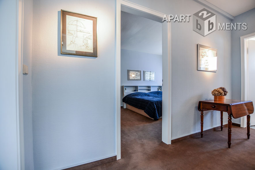 Klassisch möblierte 3-Zimmer-Wohnung mit Balkon in Köln-Sülz