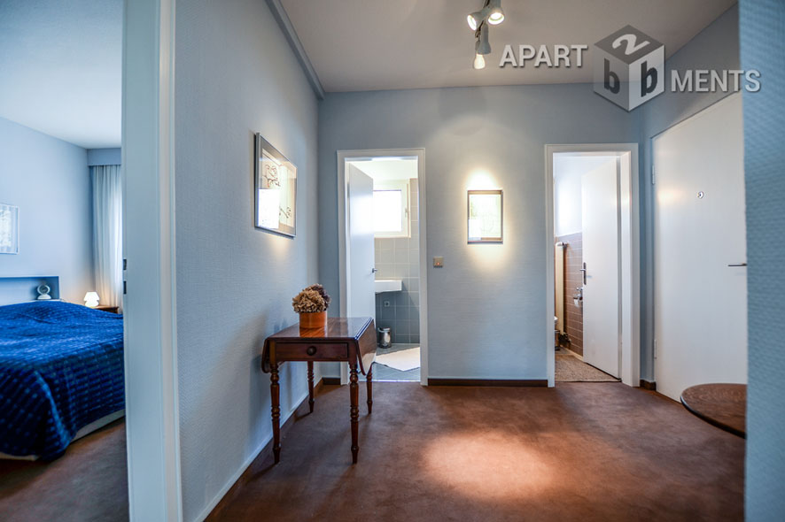 Klassisch möblierte 3-Zimmer-Wohnung mit Balkon in Köln-Sülz