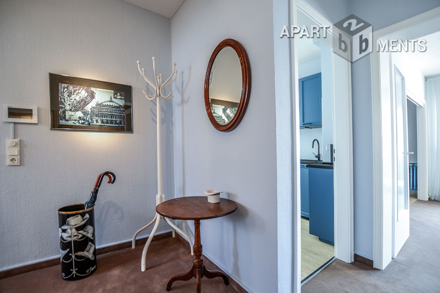 Klassisch möblierte 3-Zimmer-Wohnung mit Balkon in Köln-Sülz