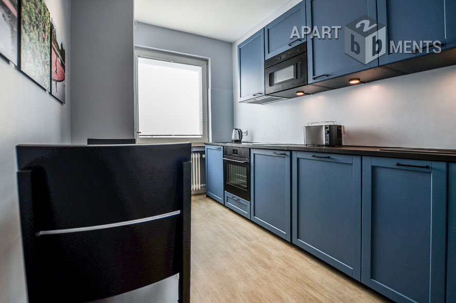 Klassisch möblierte 3-Zimmer-Wohnung mit Balkon in Köln-Sülz