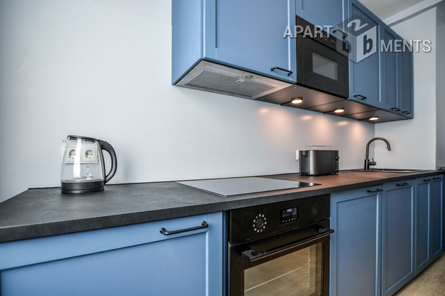 Klassisch möblierte 3-Zimmer-Wohnung mit Balkon in Köln-Sülz