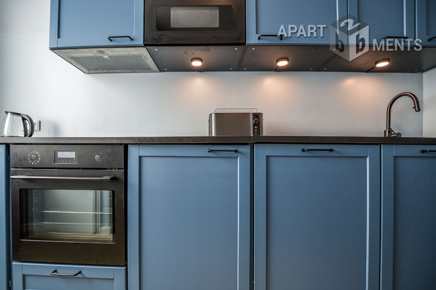 Klassisch möblierte 3-Zimmer-Wohnung mit Balkon in Köln-Sülz