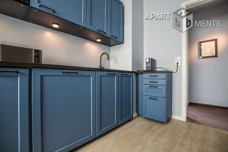 Klassisch möblierte 3-Zimmer-Wohnung mit Balkon in Köln-Sülz