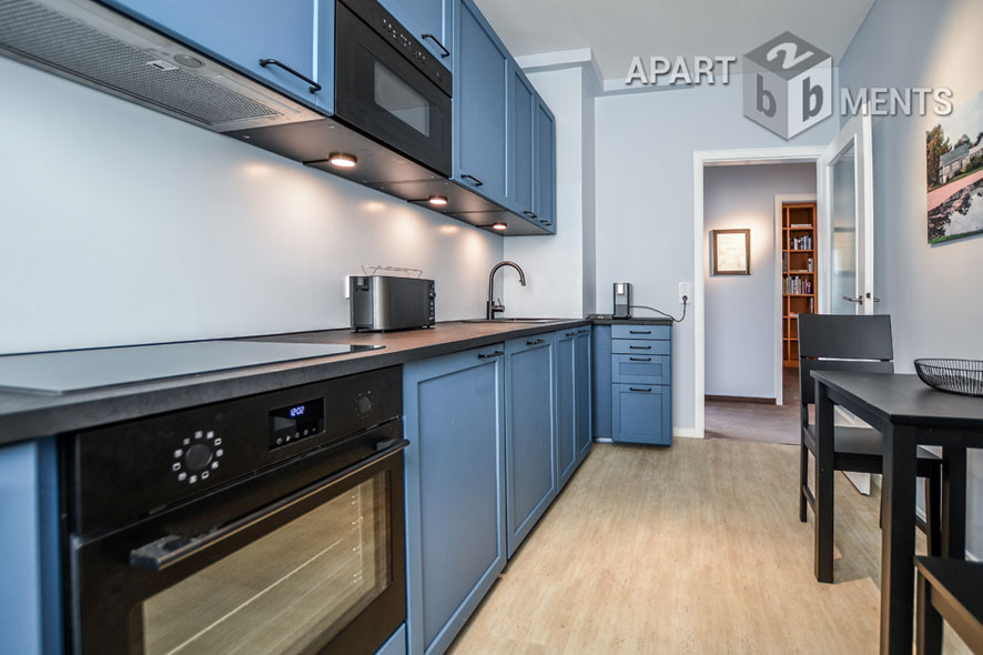 Klassisch möblierte 3-Zimmer-Wohnung mit Balkon in Köln-Sülz