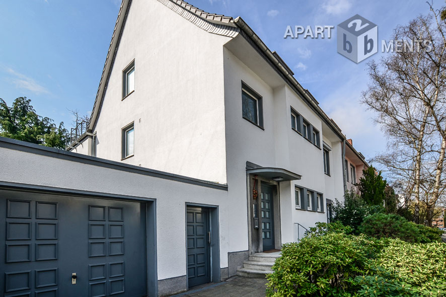 Klassisch möblierte 3-Zimmer-Wohnung mit Balkon in Köln-Sülz