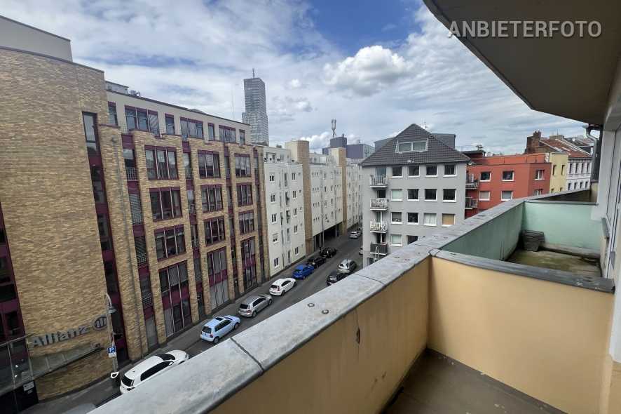 Hochwertig und modern möblierte Wohnung mit Balkon in Köln Neustadt-Nord