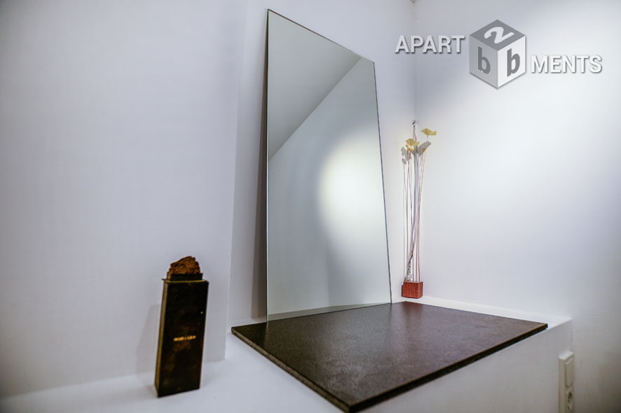 Stilvoll möblierte 2-Zimmer-Wohnung mit eigenem Eingang im Sechzigviertel in Köln-Nippes