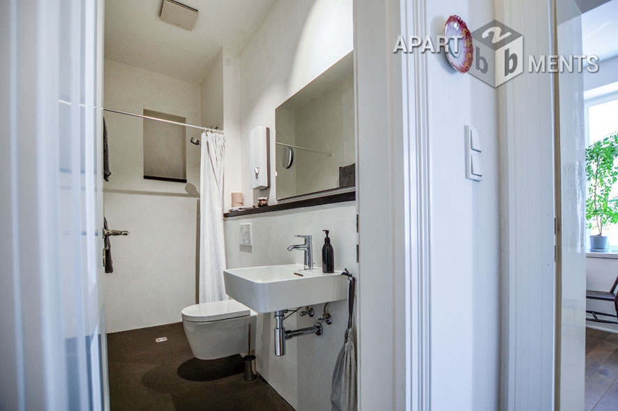 High-quality refurbished and furnished 2-room apartment in Cologne-Nippes