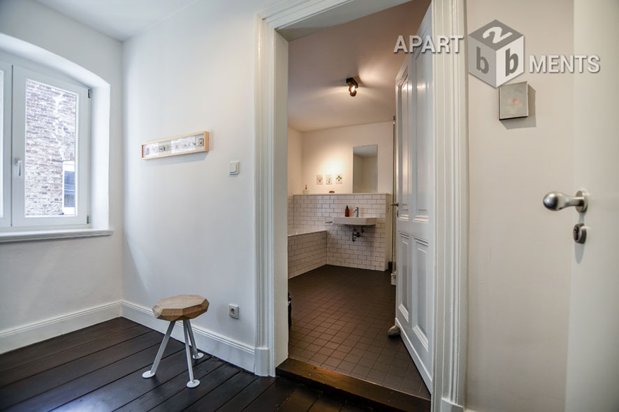 Möblierte Maisonette mit 2 Schlafzimmern und Dachterrasse in Köln-Nippes