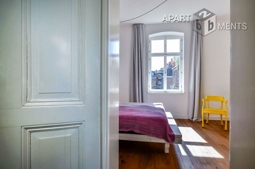 Möblierte Maisonette mit 2 Schlafzimmern und Dachterrasse in Köln-Nippes