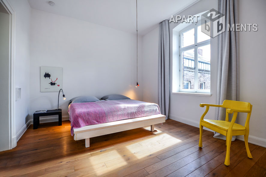 Möblierte Maisonette mit 2 Schlafzimmern und Dachterrasse in Köln-Nippes