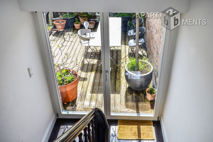 Möblierte Maisonette mit 2 Schlafzimmern und Dachterrasse in Köln-Nippes