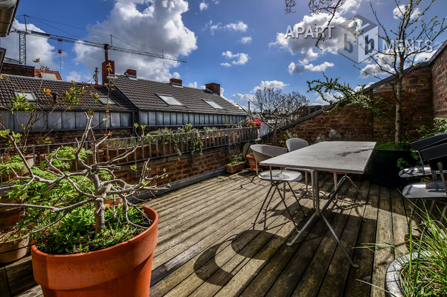 Möblierte Maisonette mit 2 Schlafzimmern und Dachterrasse in Köln-Nippes
