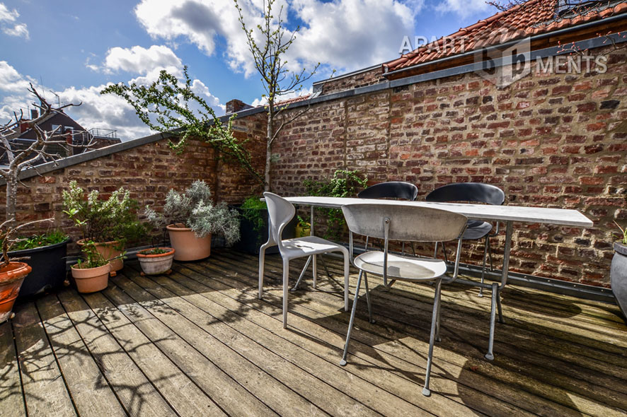 Möblierte Maisonette mit 2 Schlafzimmern und Dachterrasse in Köln-Nippes