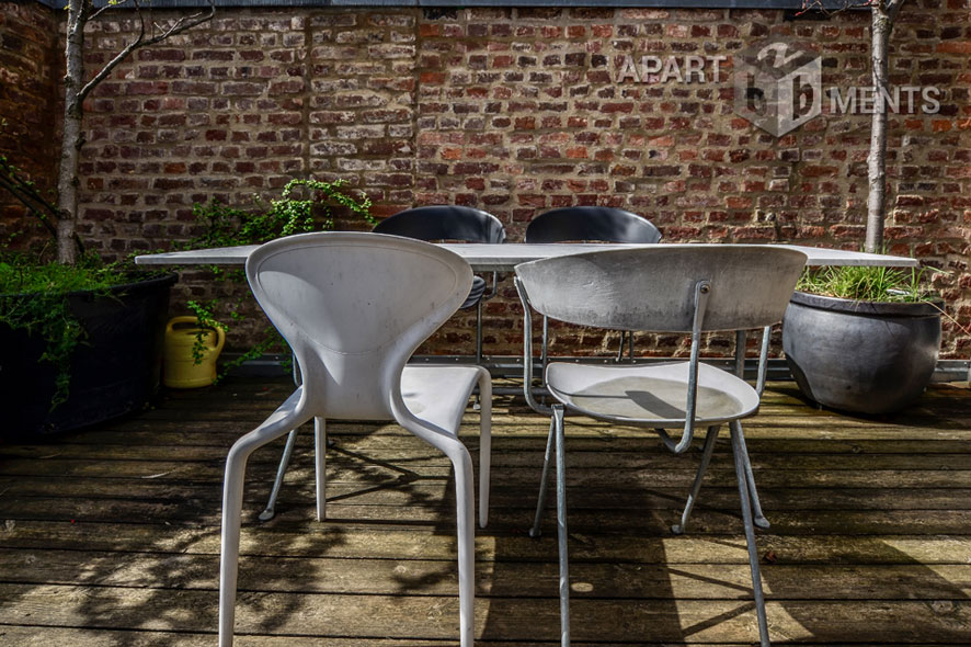 Möblierte Maisonette mit 2 Schlafzimmern und Dachterrasse in Köln-Nippes
