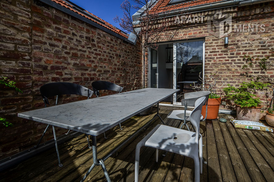 Möblierte Maisonette mit 2 Schlafzimmern und Dachterrasse in Köln-Nippes