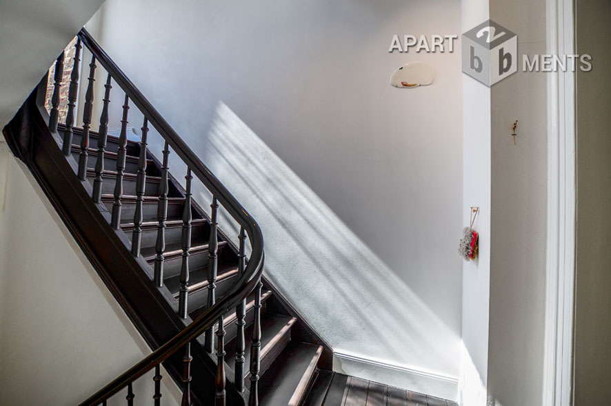 Möblierte Maisonette mit 2 Schlafzimmern und Dachterrasse in Köln-Nippes