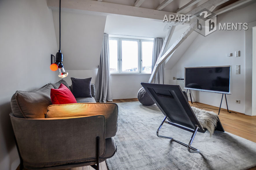 Möblierte Maisonette mit 2 Schlafzimmern und Dachterrasse in Köln-Nippes