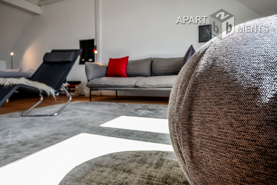 Möblierte Maisonette mit 2 Schlafzimmern und Dachterrasse in Köln-Nippes