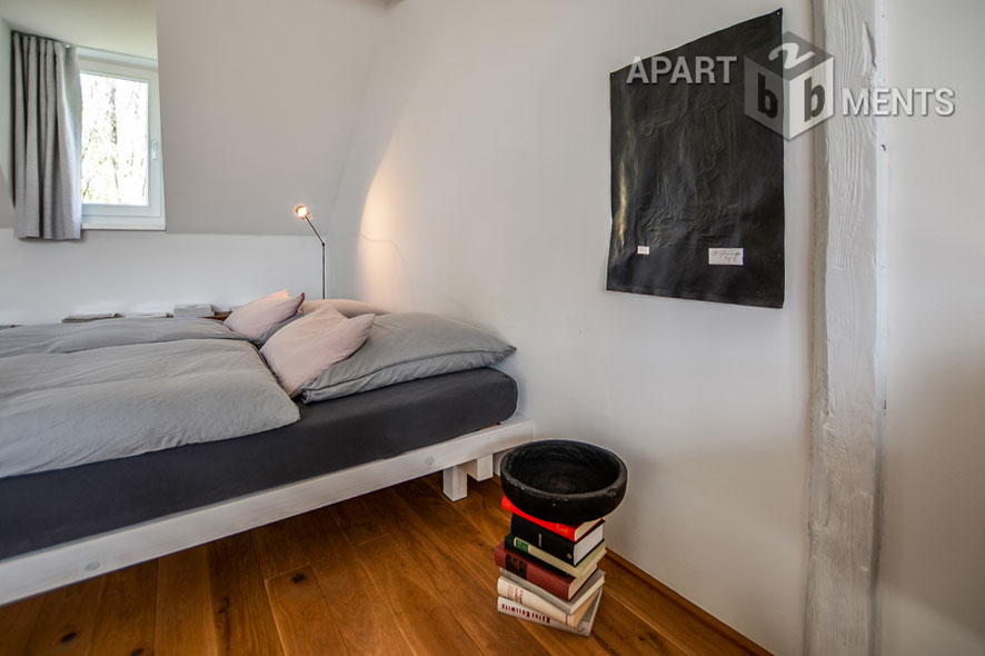 Möblierte Maisonette mit 2 Schlafzimmern und Dachterrasse in Köln-Nippes