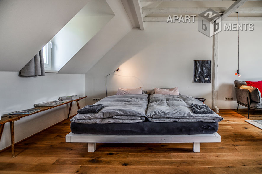 Möblierte Maisonette mit 2 Schlafzimmern und Dachterrasse in Köln-Nippes