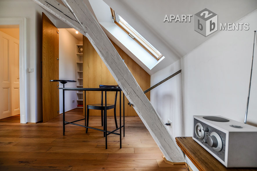 Möblierte Maisonette mit 2 Schlafzimmern und Dachterrasse in Köln-Nippes