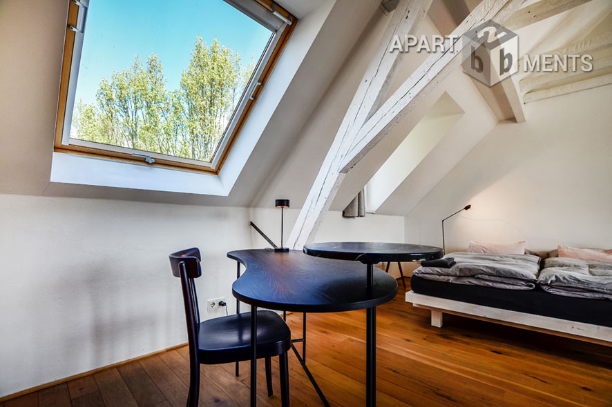 Möblierte Maisonette mit 2 Schlafzimmern und Dachterrasse in Köln-Nippes