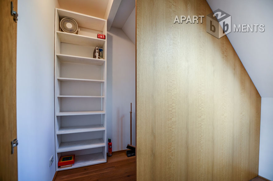 Möblierte Maisonette mit 2 Schlafzimmern und Dachterrasse in Köln-Nippes