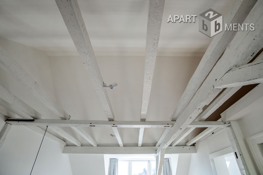 Möblierte Maisonette mit 2 Schlafzimmern und Dachterrasse in Köln-Nippes