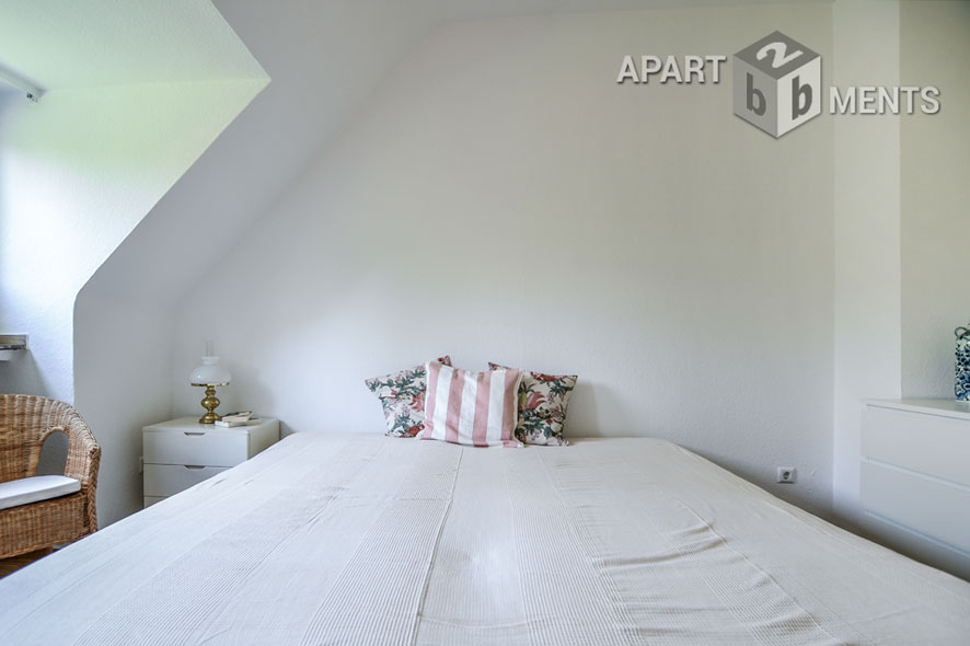 Möblierte 3-Zimmer-Wohnung mit Süd-Balkon in Köln-Marienburg