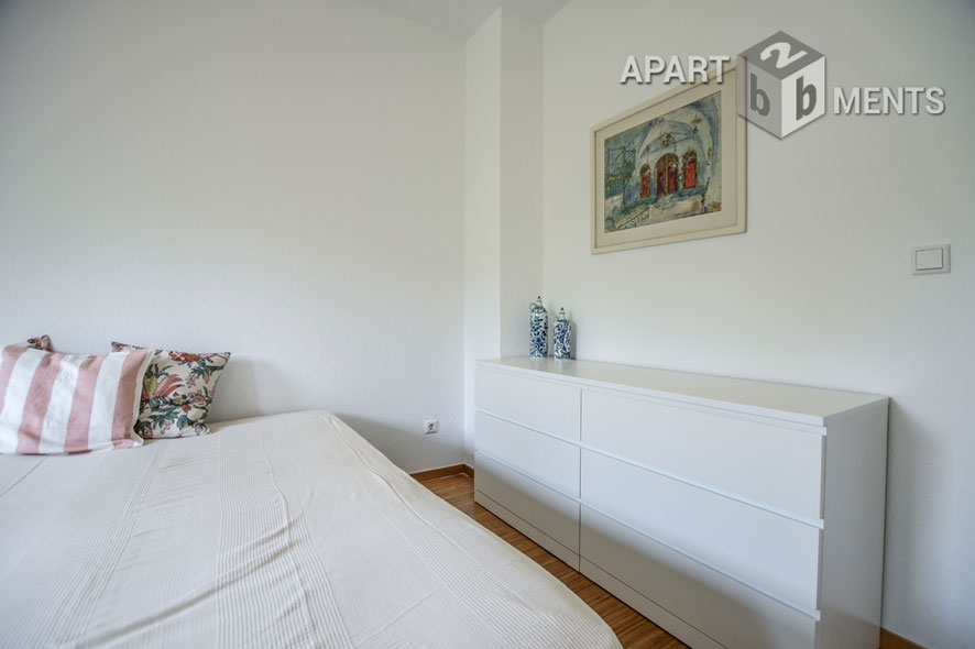 Möblierte 3-Zimmer-Wohnung mit Süd-Balkon in Köln-Marienburg