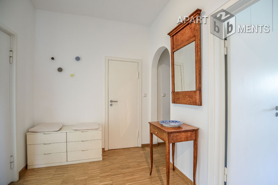 Möblierte 3-Zimmer-Wohnung mit Süd-Balkon in Köln-Marienburg