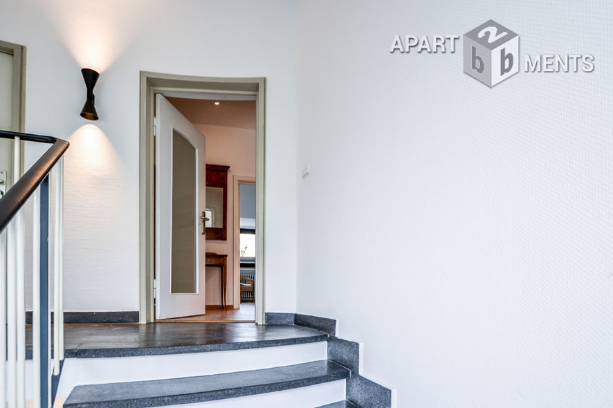 Möblierte 3-Zimmer-Wohnung mit Süd-Balkon in Köln-Marienburg