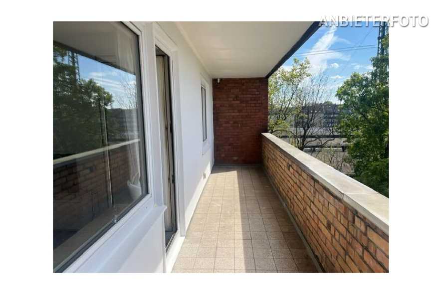 Möblierte 2-Zimmer-Wohnung mit Balkon in Köln-Mülheim