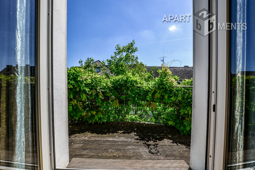 Furnished loft-style duplex with a loggia and a balcony in Cologne-Braunsfeld