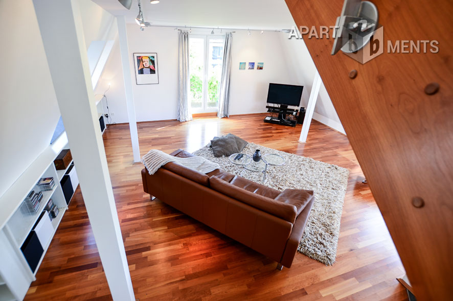 Furnished loft-style duplex with a loggia and a balcony in Cologne-Braunsfeld