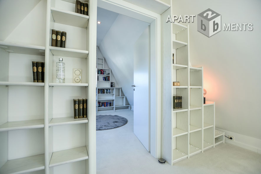 Furnished loft-style duplex with a loggia and a balcony in Cologne-Braunsfeld