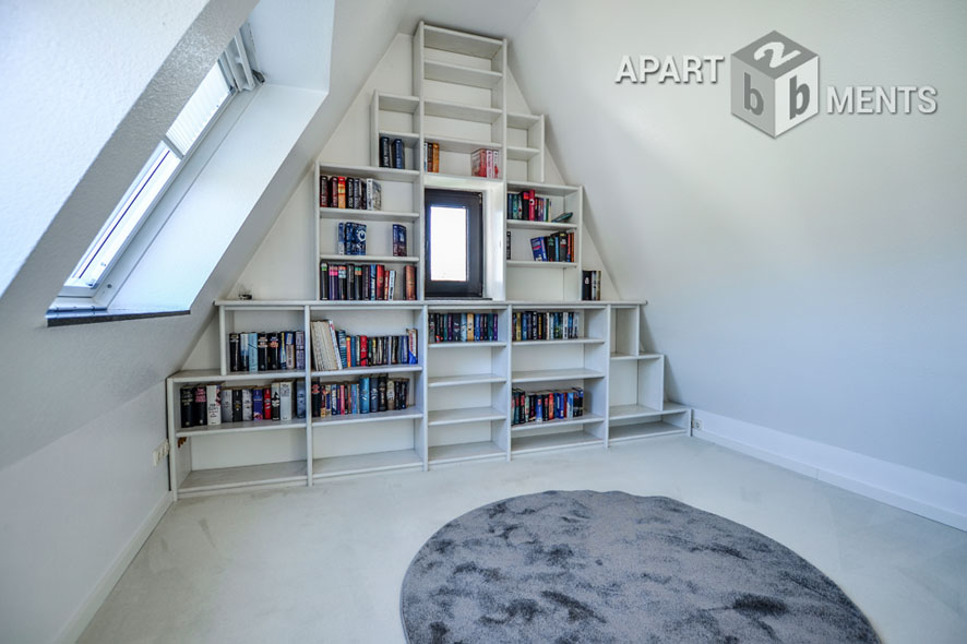Furnished loft-style duplex with a loggia and a balcony in Cologne-Braunsfeld