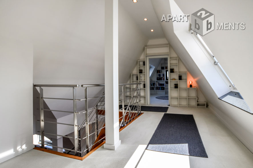 Furnished loft-style duplex with a loggia and a balcony in Cologne-Braunsfeld