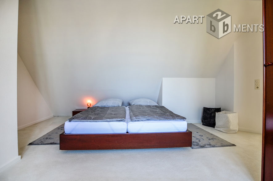 Furnished loft-style duplex with a loggia and a balcony in Cologne-Braunsfeld