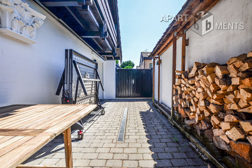 Möbliertes und klimatisiertes freistehendes Einfamilienhaus mit Garten in Frechen-Königsdorf