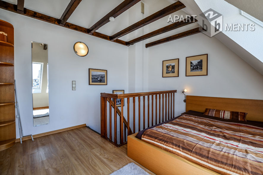 Möblierte und ruhige Maisonette in zentraler Wohnlage in Köln-Altstadt-Nord