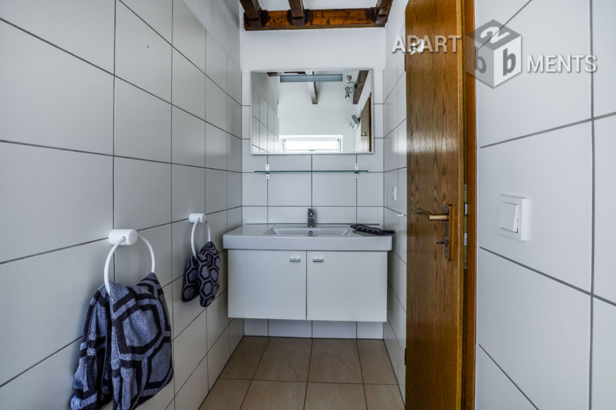 Möblierte und ruhige Maisonette in zentraler Wohnlage in Köln-Altstadt-Nord