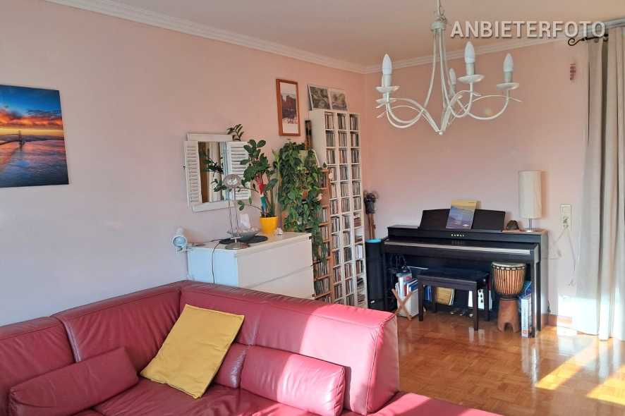 Furnished 2.5-bedroom apartment in Cologne-Bilderstöckchen with 2 balconies