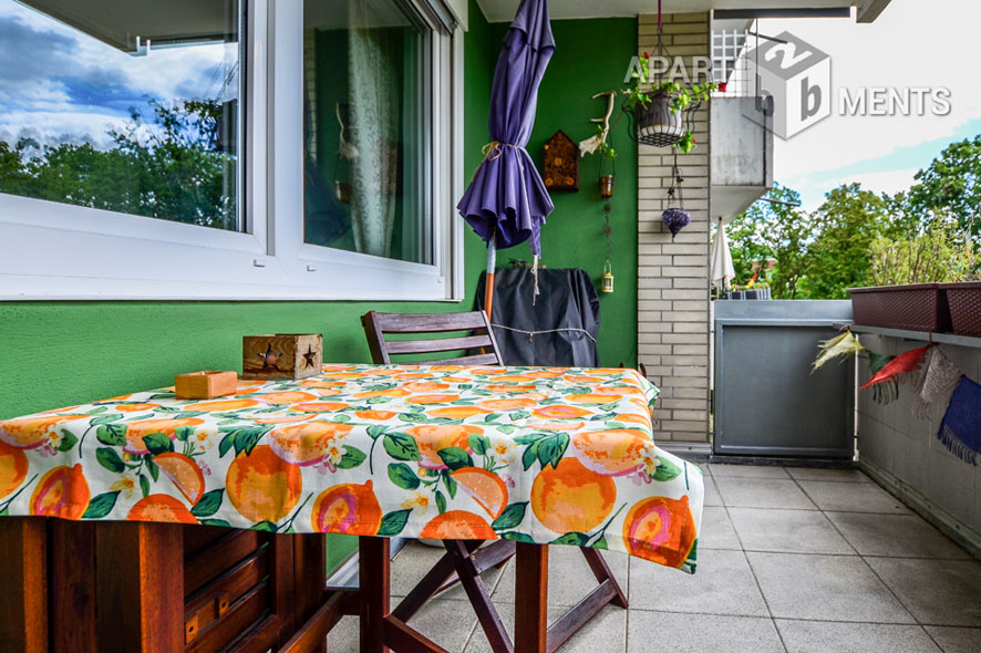 Möblierte 2,5 Zimmer Wohnung in Köln-Bilderstöckchen mit 2 Balkonen