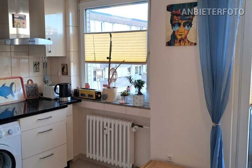 Furnished 2.5-bedroom apartment in Cologne-Bilderstöckchen with 2 balconies