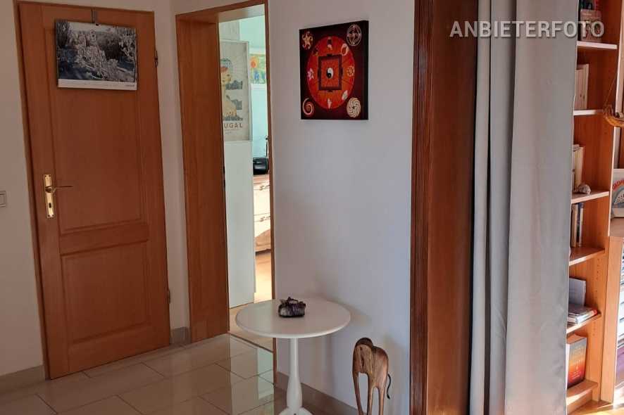 Furnished 2.5-bedroom apartment in Cologne-Bilderstöckchen with 2 balconies